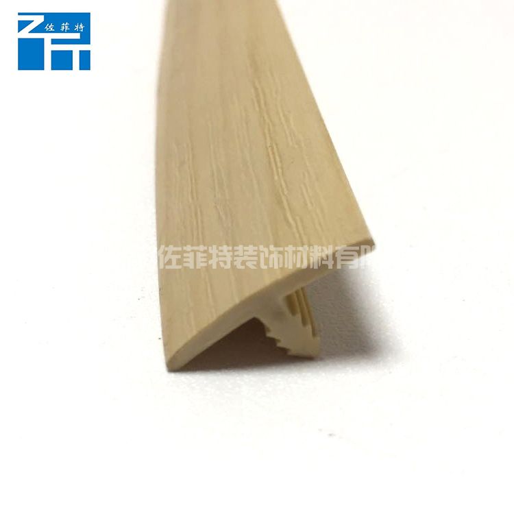 PVC异型材的生产线成型状态